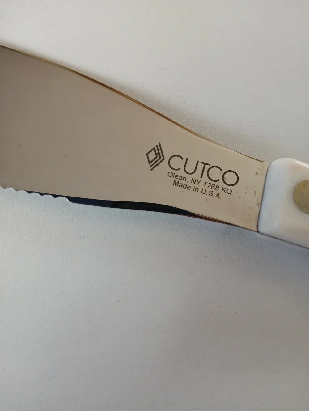 Cutco 1768 KQ Spatula Spreader with White Pearl Colored Handle